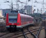 423 072/572 verlsst gemeinsam mit 423 109/609 als S6 nach Aying den Bahnhof M-Donnersbergbrcke am 28.03.09