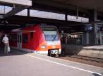 Die S 8 mit 423 in Doppeltraktion in Dsseldorf Hbf.