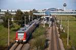 423 075 als S1 am Abend des 05.09.2010 kurz nach der Station Mnchen Flughafen Besucherpark.