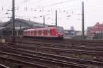 Die S12 nach Au(Sieg) verlsst Kln Hbf in Richtung Deutz am 08.01.2006