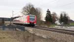 Eine Doppeleinheit der BR 423, geführt von 423 669-1, war am Vormittag des 05.03.16 am westlichsten Rand von Markt Schwaben als S2 nach Erding unterwegs.