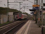 423 255-9 steht hier in Allerheiligen am Bahnsteig Gleis2.