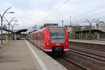 Am 25.10.2017 erreicht 425 266 den Hauptbahnhof Heidelberg als S1 nach Osterburken.