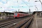 Am 25.10.2017 verlässt eine Doppeltraktion BR 425 der S-Bahn RheinNeckar den Hauptbahnhof Heidelberg als S1 nach Osterburken.