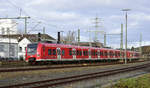 Nachschuß 425 061-9 als RB 33 der Rhein-Niers-Bahn, auf der KBS 485 in Herzogenrath am 24.1.2018 auf den Weg nach Duisburg