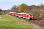 Eine 425er-Doppelgarnitur auf Überführungsfahrt ist in Richtung BW München-Steinhausen unterwegs bei Oberschleißheim.