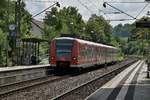 RE nach Mannheim bei der Durchfahrt in Neckargerach.