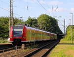 Die Rhein Niers Bahn (RB33) kommt die Kohlscheider-Rampe hoch aus Duisburg-Hbf/Heinsberg-Rheinland) nach Aachen-Hbf und hält in Kohlscheid und fährt in Richtung