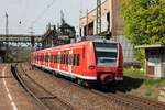 Nachschuss auf 425 628-5 am 12.04.2017 als RB71 (Homburg (Saar) Hbf - Trier Hbf) aus dem Bahnhof von Völklingen in Richtung Norden.