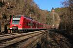 An einem wunderschönen 18.02.2019 ist eine Doppeltraktion BR 425 der S-Bahn RheinNeckar bei Zwingenberg als S1 nach Kaiserslautern unterwegs.