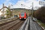 Nachschuß auf den 425 719 der Neckargerach als S2 gen Zwingenberg verlässt am Freitag den 28.2.2020 