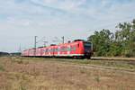 Als RB 2 (Karlsruhe Hbf - Mannheim Rbf) fuhr am Morgen des 03.06.2020 der 425 541-0 zusammen mit dem 425 568-3 nördlich von Waghäusel über die Rheintalbahn in Richtung Neulußheim.