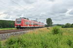 Als RB 85 nach Würzburg ist der aus Osterburken kommende 425 044 bei Hohenstadt am Dienstag den 6.