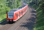 425 097 als RE8 nach Mönchengladbach in Güdderath am 9.8.2014 