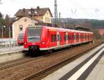 425 205/705 als S1 nach Homburg(Saar) Hbf am 30.12.06 in Hochspeyer.