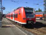 Die BR 425 649-1 wartet am 29.09.2007 in Rosenheim auf ausfahrt.