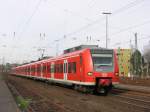 425 023-9 als RB 48 nach Bonn-Mehlem bei der Einfahrt in Solingen    08.03.2008 in Solingen Hbf