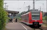 425 027/527 erreicht als RB42 (RB 20229)  Haard-BAHN , von Essen Hbf nach Mnster(Westf)Hbf, den Bahnhof Haltern am See.