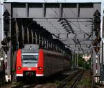 425 253 passiert am 05.07.08 als RB 44 nach Ludwigshafen HBF die Rheinbrcke zwischen Mannheim und Ludwigshafen.