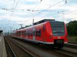 425 252 beim Rangieren durch den Hauptbahnhof Karlsruhe.