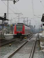 Und der BR 425 der S-Bahn Rhein/Neckar in Meckesheim kurz vor der Abfahrt.