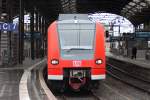 425 076-7 als RB11064 nach Duisburg steht noch im Zustand  Pause  in Aachen Hbf 4.4.10