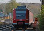 425 577-4 als RB11079 nach Aachen bei der Einfahrt in bach-Palenberg 18.4.10