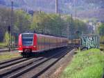 425 037/537 und eine Schwestereinheit kurz vor ihrem Endhalt  Wuppertal Hbf  bei Steinbeck.