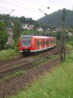 BR 425 der S-Bahn Rhein-Neckar bei Neckargemnd am 20.06.10 