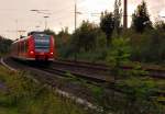 Am Sonntagabend fhrt dieser Triebwagen in den Bahnhof Odenkirchen ein.