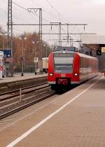 Rheydt Hbf Gleis 3 zur Abfahrt nach Aachen steht hier der Triebwagen 425 536-0 bereit. Samstag 20.11.2010