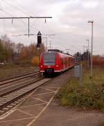 Rheydt Hauptbahnhof Gleis3 am Samstag dem 20.11.2010 soeben fahren die Triebwagen 425 032-4 und 425 523-8 ein.