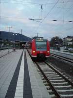 Ein BR 425 in Neckargemnd Bhf am 21.01.11 auf den Weg nach Mainz Hbf