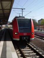 Ein BR 425 der S-Bahn Rhein Neckar am 02.04.11 in Neckargemnd Bhf