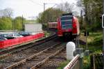 In der Kurve hinter dem Bahnbergang Ingendorfer Str.