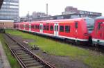 425 071 in einer Abstellgruppe mit 420ern in Essen Hbf. Sommer 2005