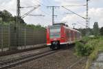 Triebwagen der BR 425beim  verlassen mit von Lehrte gegen Hannover am 02.08.2011.