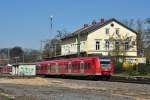 Bahnhof Bonn-Oberkassel mit 425 092-4 RE8 nach Koblenz - 26.03.2012