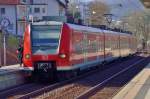 425 739-0 am Bahnsteig in Schlierbach-Ziegelhausen auf ihrem Weg nach Mosbach als S2.Montag 4.3.2013  