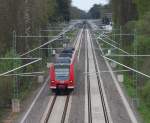 Die Masten stehen Spalier.....als 425 142 auf dem Weg von Kaiserslautern nach Merzig ist.