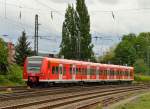 RB 33 bei der Einfahrt in den Rheydter Hbf, es ist der 425 072-8 am Samstag den 11.5.2013