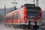 425 075 am 8.12.12 als RB 33 nach Duisburg Hbf in Krefeld-Hohenbudberg.