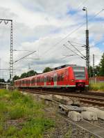 Als RB 33 verlsst der 425 579-0 den Rheydter Hbf nach Aachen Hbf am 22.6.2013