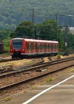 Der 425 222-7 als S2 nach Kaiserslautern bei der Einfahrt in Neckarelz von Mosbach West kommend.6.7.2013