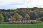 Ein unbekanter Triebwagen 425 der Rhein-Niers-Bahn im Wurmtal bei Rimburg, bach-Palenber auf der KBS 485 am 21.10.2013