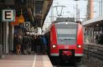 Hier steht ein ET 425 Doppel (führend 425 559) als RE 11 nach Mönchengladbach am 21.12.13 in Dortmund Hbf.