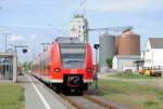 RB33 Flügel: Lindern - Heinsberg, Triebwagen 425 583-2 kam gerade geflügelt aus Aachen und fahrt aleine nach Heinsberg weiter. Am 28.4.2014 in Geilenkirchen Lindern.