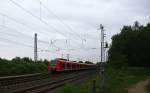 Die Rhein Niers Bahn (RB33) aus Duisburg-Hbf-Heinsberg-Rheinland) nach Aachen-Hbf kommt aus Richtung Mönchengladbach,Herzogenrath,Kohlscheider-Bahnhof und fährt in Richtung