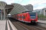 Nachschuss auf 425 725-9 (425 227-6) als S1 und 425 223-5 als S2 beim Zwischenhalt in Ludwigshafen(Rhein) Mitte am 24.05.2014.