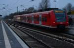 Am Samstagmorgen den 29.11.2014 ist der 425 759-8 in Guntersblum zusehen.....
er ist als RB 44 nach Mannheim-Friedrichsfeld unterwegs.
Wie unschwer zu erkenne ist, finden in Guntersblum gerade Bauarbeiten statt, die eine Modernisierung der Liegenschaft zur Folge haben....mit Fußgängertunnel und erhöhten Bahnsteigen.